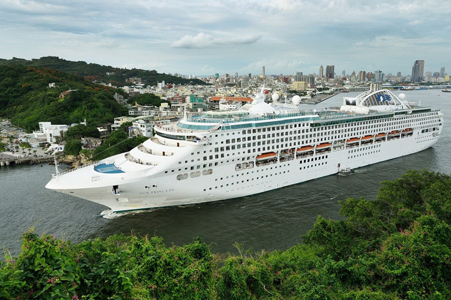 Luxury yacht ocean 2020 - Image 3